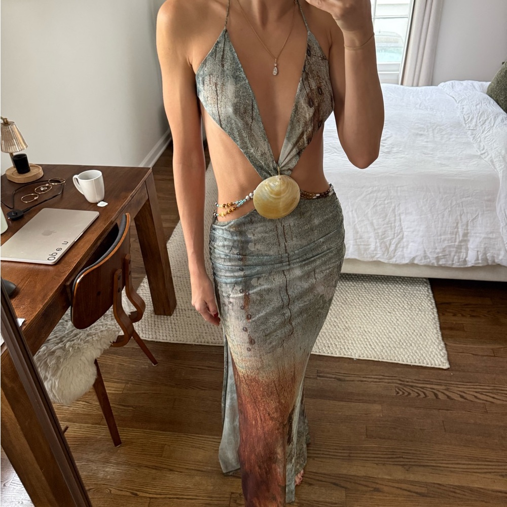 Jaded London - Vida Backless Maxi Dress With Shell Trim in Marine small - Picture 5 of 10